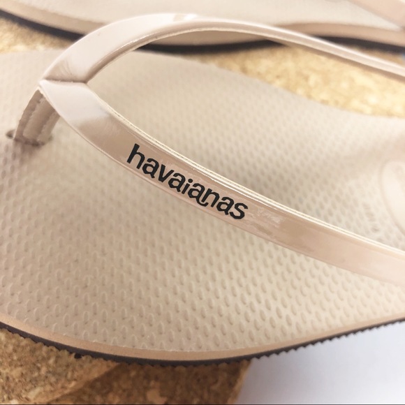 Havaianas Tan Flip Flops, Sz 9/10 W - Picture 3 of 3